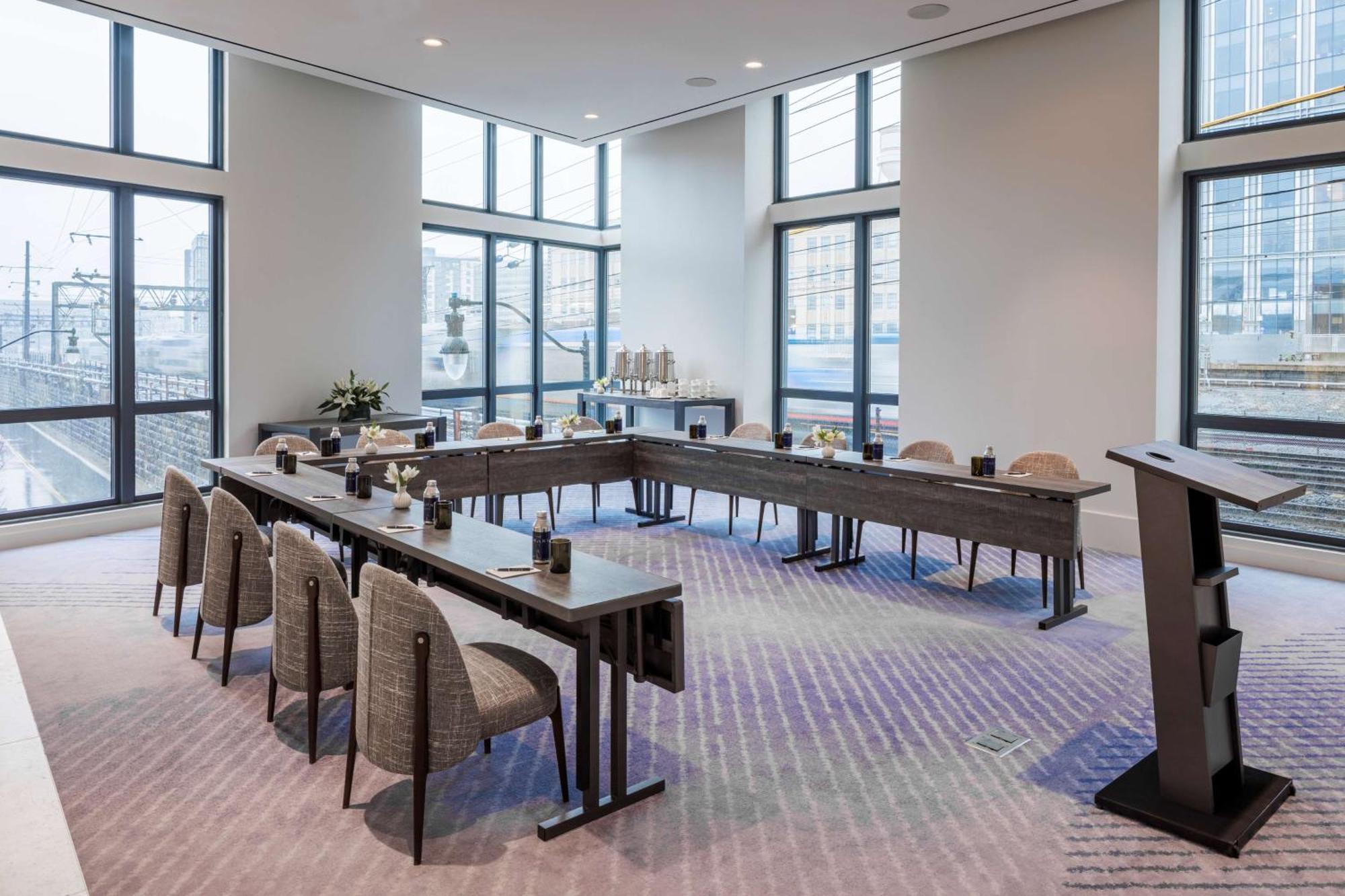 Hotel The Morrow Dc, Curio Collection By Hilton Washington