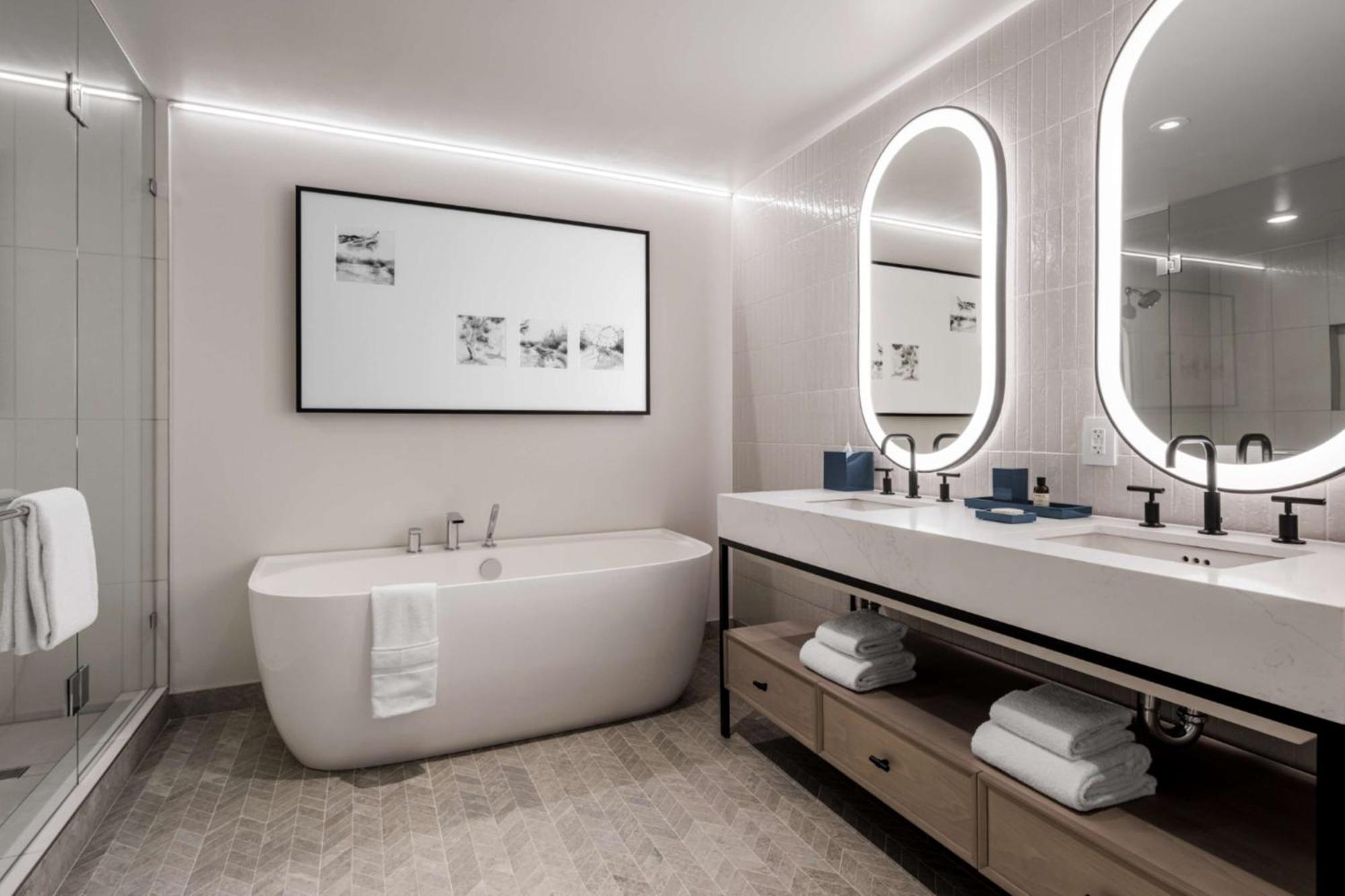 The Morrow Dc, Curio Collection By Hilton 4*