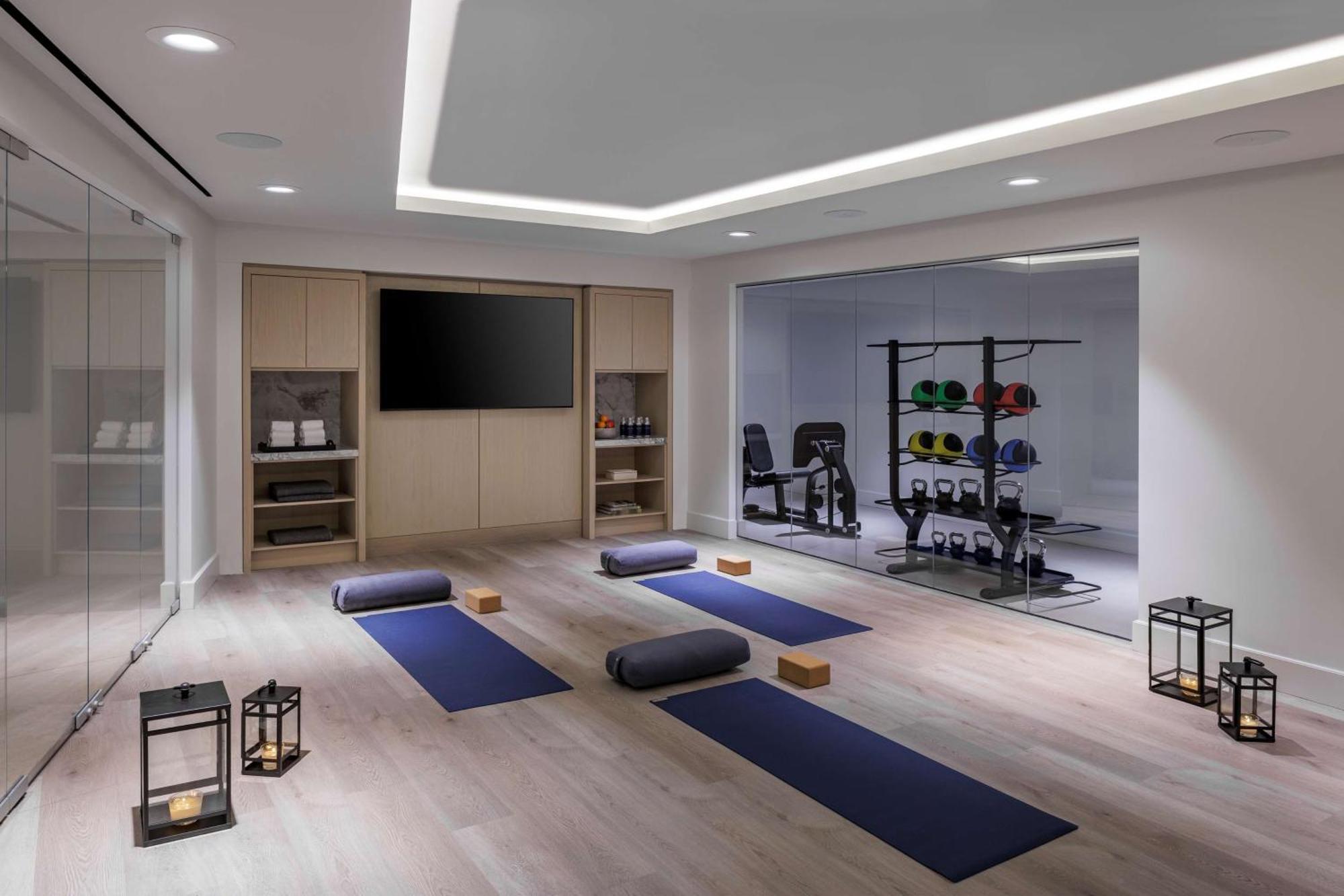 Hotel The Morrow Dc, Curio Collection By Hilton Washington