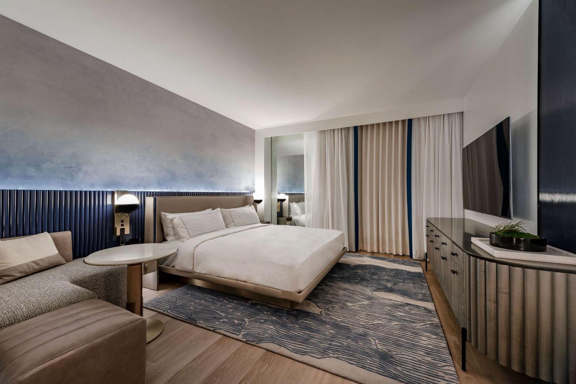 The Morrow Dc, Curio Collection By Hilton 4* Washington