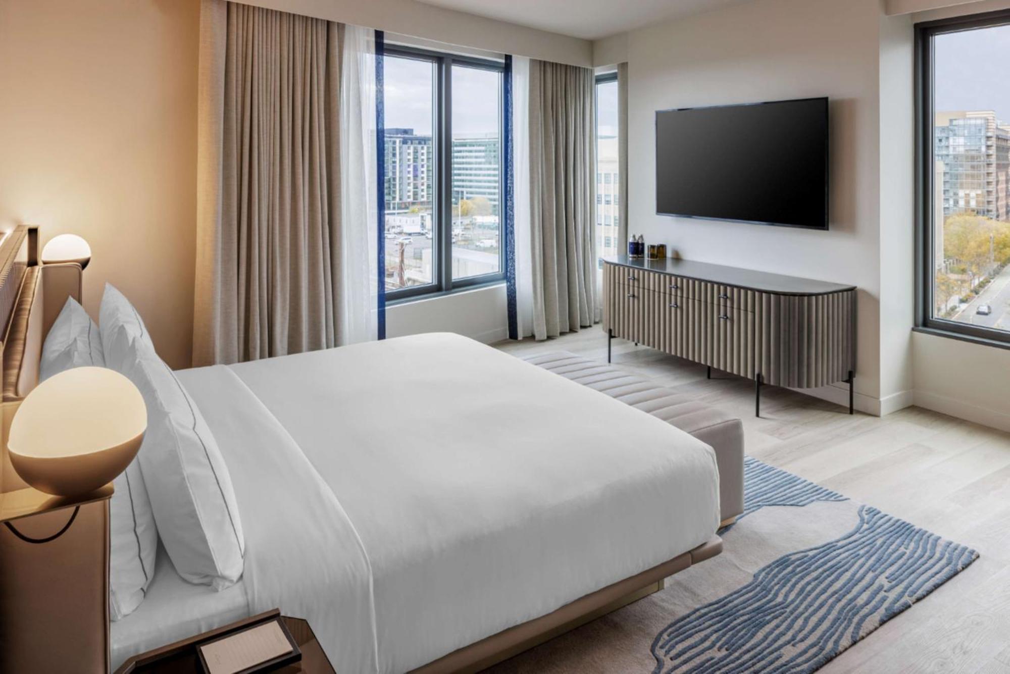 The Morrow Dc, Curio Collection By Hilton Hotel
