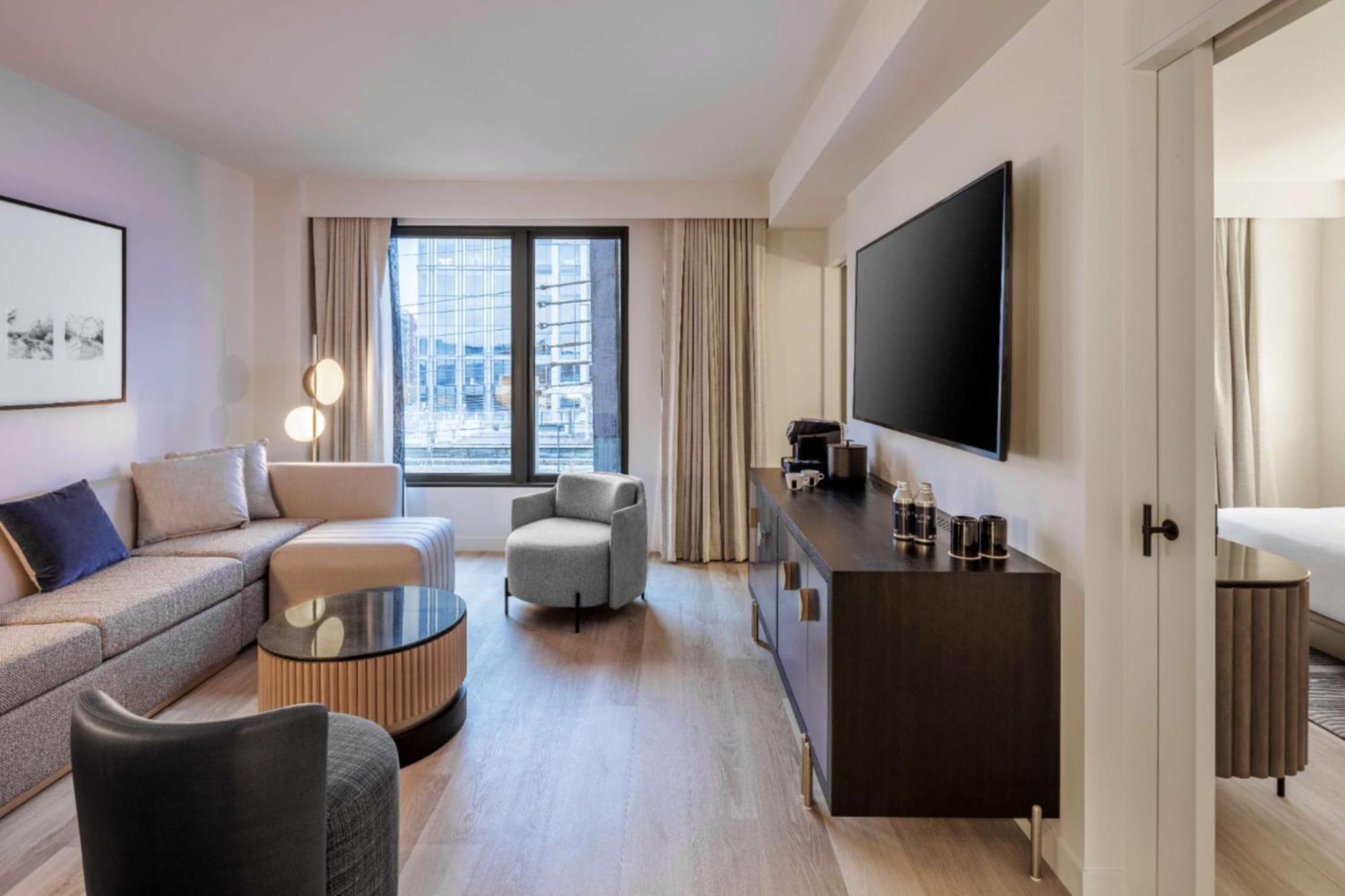 The Morrow Dc, Curio Collection By Hilton 4* Washington